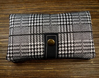 Tobacco bag made of jacquard fabric Havard Glencheck classic black and white check pattern with zip pocket and pockets for smoking accessories