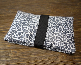 Tobacco pouch in animal print giraffe pattern black and white made of cotton with zip pocket for filter climate-neutral shipping hardly any waste