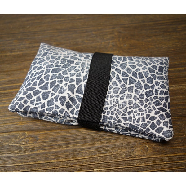 Blague à tabac à motif girafe imprimé animal noir et blanc en coton avec poche zippée pour les filtres expédition climatiquement neutre pratiquement aucun déchet