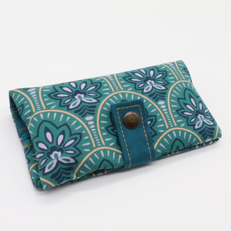 Tabaktasche Jugendstil Petrol | Tabakbeutel Blumen | Drehtasche Baumwolle beschichtet | Geschenk für Raucher mit Reißverschluss Lasche/Druckknopf