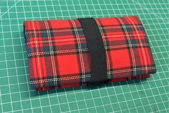 Tobacco Pouch PUNK Glencheck Tartan Kilt Green on Red With Zippered Pocket,  Climate-neutral Shipping, Very Little Waste