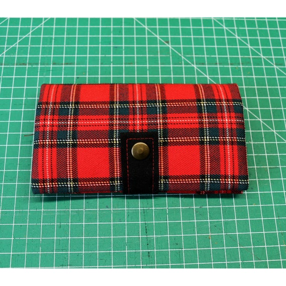 Tobacco Pouch PUNK Glencheck Tartan Kilt Green on Red With Zippered Pocket,  Climate-neutral Shipping, Very Little Waste