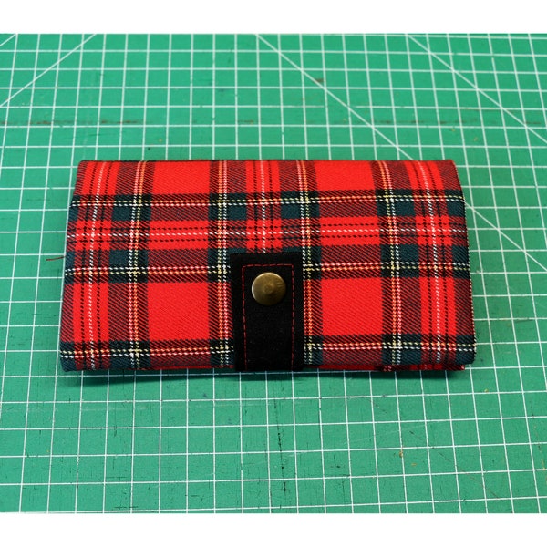 Tabaktasche SCHOTTENKARO Glencheck Tartan Kilt Grün auf Rot *PUNK* mit Reißverschlusstasche klimaneutraler Versand sehr wenig Müll