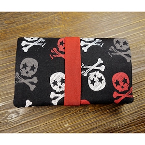 Jolly Roger Tabakbeutel aus Baumwollstoff cooles Totenkopfmuster mit Reißverschlusstasche und Fächernklimaneutraler Versand sehr wenig Müll