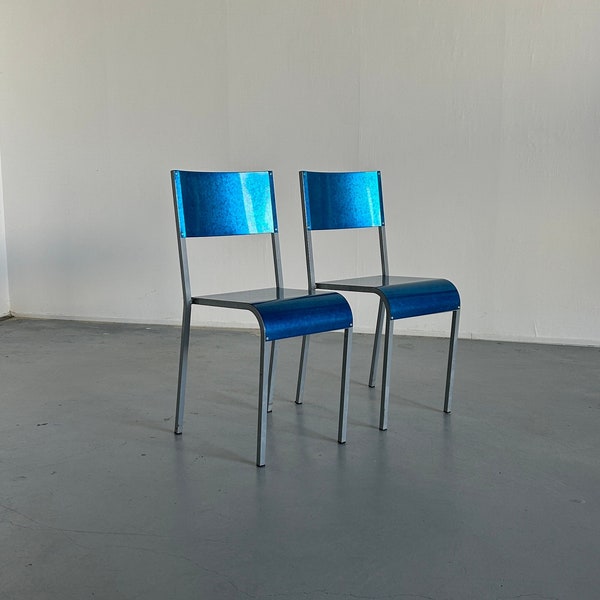 Paar blaue postmoderne industrielle Esszimmerstühle aus galvanisiertem Metall von Parisotto, 1980er Jahre Italien