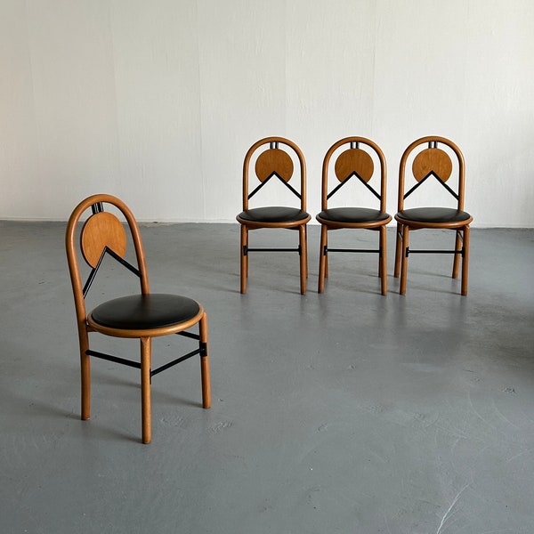 Set of 4 Vintage Italian Postmodern Sculptural Dining Chairs in the style of Memphis Milano, 1980s Italy