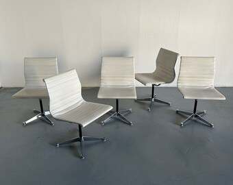 1 of 5 Original Vintage 'EA 107' Aluminium Desk Chairs by Charles & Ray Eames for Herman Miller, 1990s