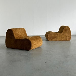 Vintage Italian Mid-Century-Modern Lounge Chair or Club Chair in Ochre Boucle, 1970s Italy