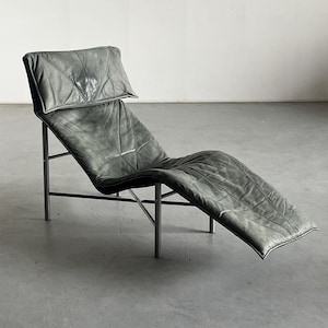 Vintage Leather Chaise Longue in Faded Green Leather by Tord Bjorklund for Ikea, Sweden, 1980s / Scandinavian Mid-Century-Modern Daybed