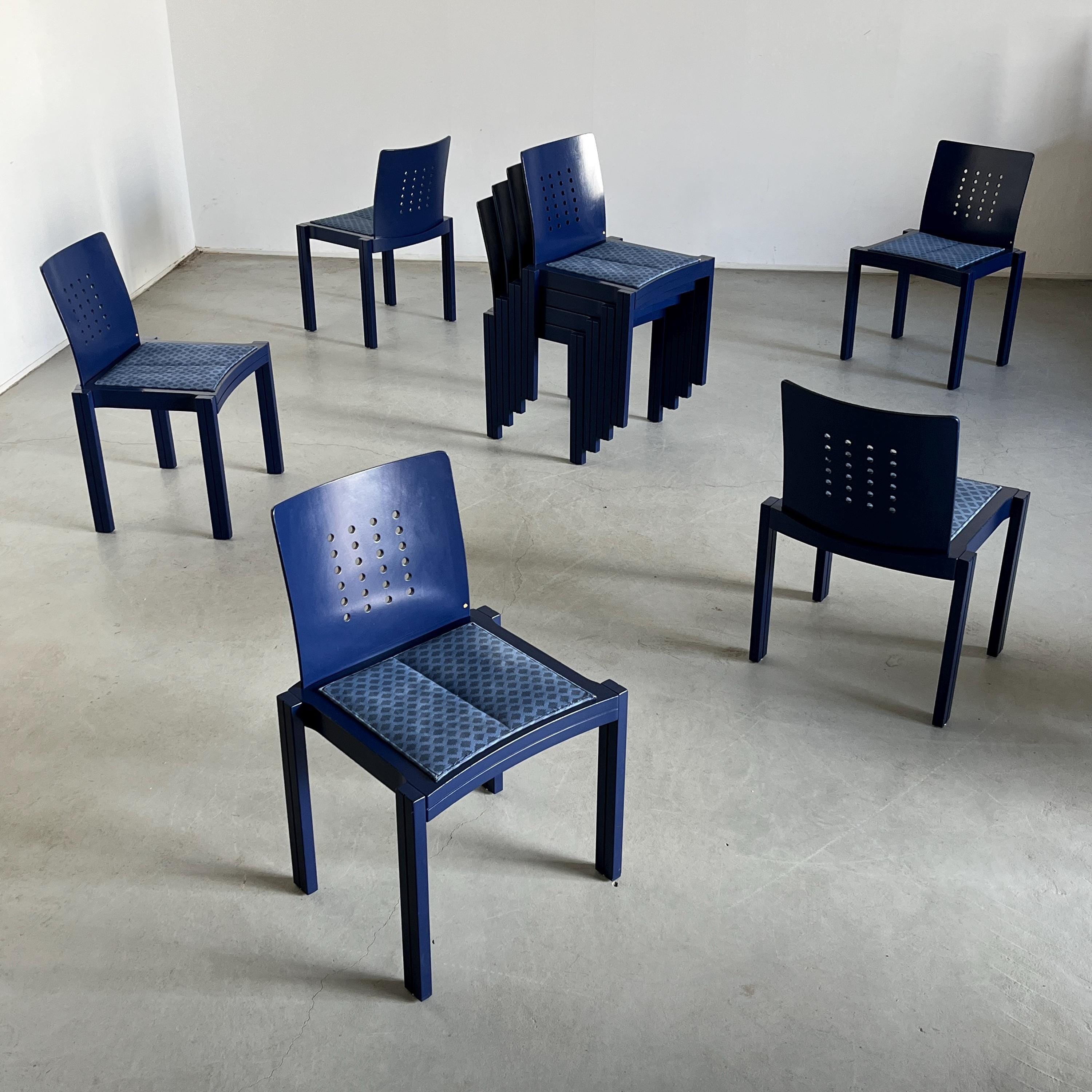 トーネット(THONET)のチェア・椅子(スタッキング(積み重ね))25件