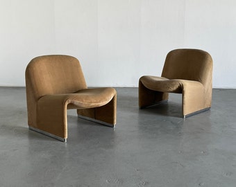 Pair of Iconic 'Alky' chairs by Giancarlo Piretti for Anonima Castelli in Beige Cotton Corduroy , 1970s Italy