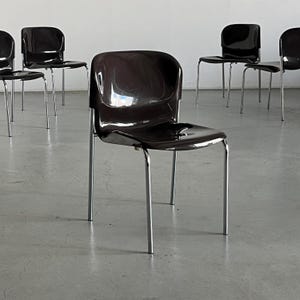 1 of 15 Vintage ‘SM 400 K’ Dining Chairs by Gerd Lange for Drabert, Dark Brown Plastic Mould, Mid-Century Modern Stackable Chairs