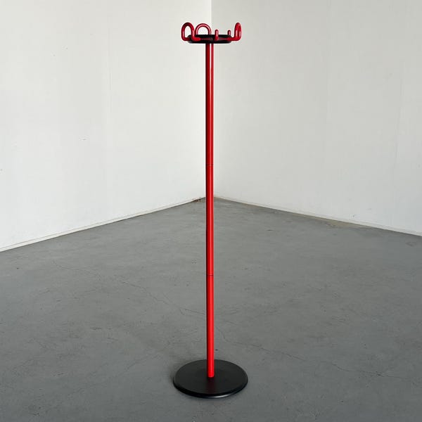 Postmodern "999" Coat Hanger by Rexite, designed by R. Barbieri and G. Mananelli, in Red and Black Metal and Plastic, Italy 1980s
