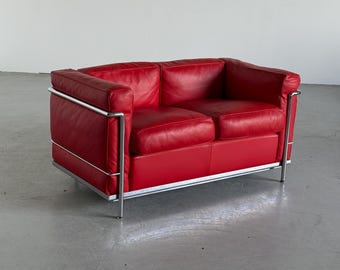 Iconic ‘LC2’ Two-Seater Sofa by Le Corbusier, Charlotte Perriand and Pierre Jeanneret for Cassina, Red Leather & Chromed Steel