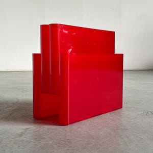 Red Kartell Mod. 4676 Vintage Space Age Magazine Rack by Giotto Stoppino, 1970s Italy