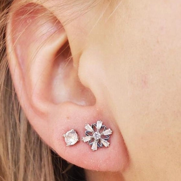 Stunning Sterling Silver & Swarovski Crystal Baguette Snowflake Post Earrings