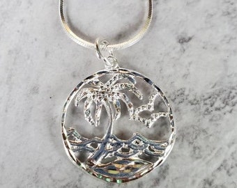 Beautiful Sterling Silver Palm Tree Setting Pendant On A 16 Inch Sterling Silver Chain!