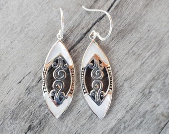 Lovely Brighton Inspired Sterling Silver Scroll Earrings With Mother Of Pearl Insets