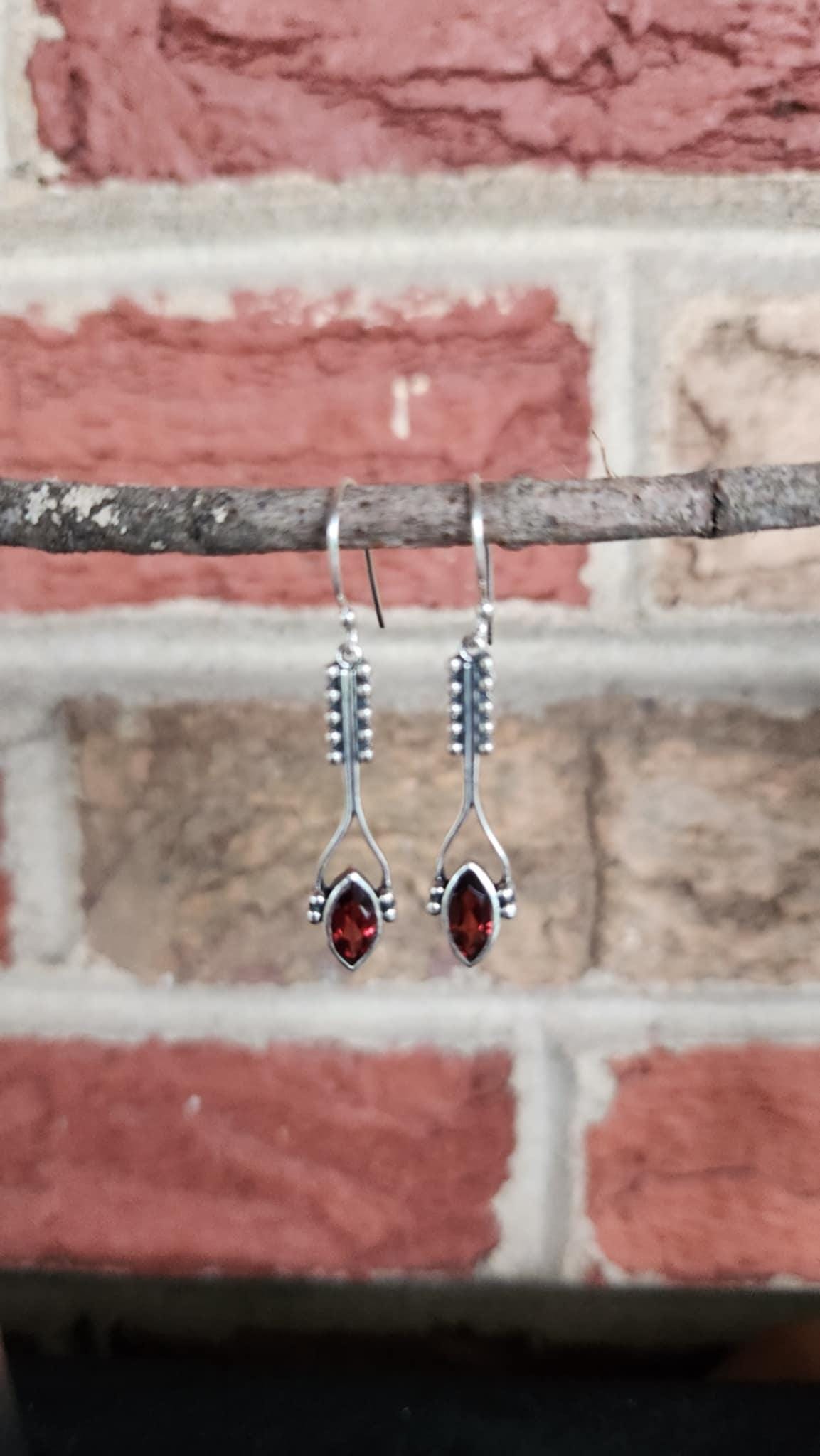 ◆VINTAGE HOLLYWOOD◆ Knotted Ring Earrings VH2479EA009M MyEarringLady - Etsy