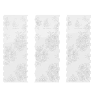 Peut inclure: Trois outils de décoration de gâteaux en plastique blanc avec un motif floral et le texte "Lacupella" sur chaque outil.