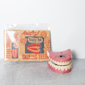 1949 Yakity Yak Talking Teeth with Original Box, in Working Condition