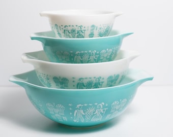 Vintage Pyrex Amish Butterprint Cinderella Nesting Bowls 4 Piece Set, 441, 442, 443, 444