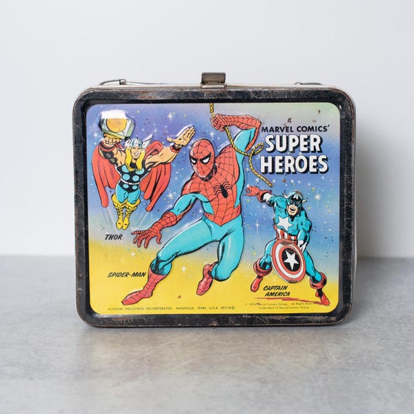 1976 Marvel Comics Super Hero Metal Lunchbox featuring Fantastic Four, Avengers, Spider Man, Thor, Captain America and MORE