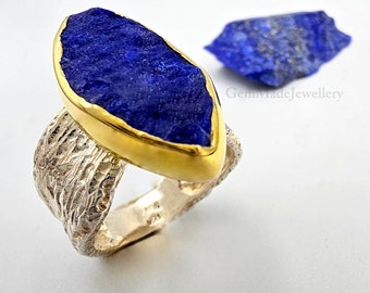 Bague lapis lazuli, pierre précieuse brute, grosse bague tendance, bague unique, pierre précieuse bleue, argent plaqué or, pierre de naissance de septembre, cadeau pour la fête des mères