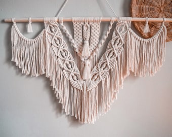 Macrame Pattern | ‘From the Heart’ | Written PDF with photos by BerryandClove | Beginner Digital Wall Hanging Pattern | Instant download