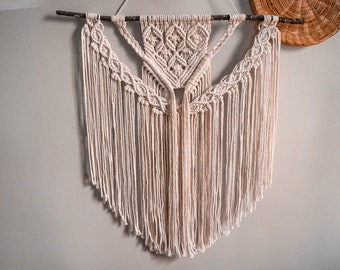 Macrame Pattern | Written PDF with photos by BerryandClove | Beginner Digital Macrame Wall Hanging Pattern | Instant download