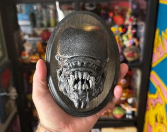 Xenomorph alien wall hanging plaque