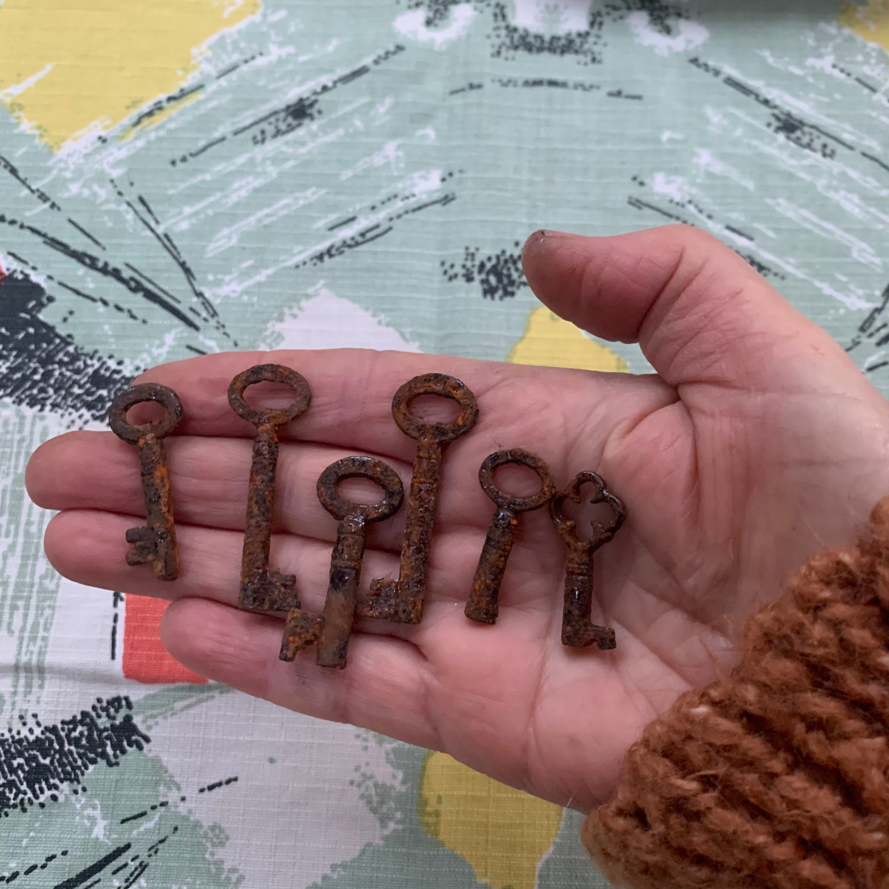 Vintage Skeleton Keys, Set of 3, Old Keys, Rusty Keys, Metal Keys