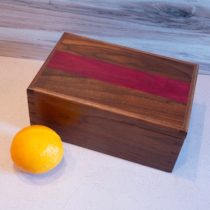 Walnuss/Lila Herz Schmuckschatulle - Grüner Stoff (25cmx16,5x4,5cm) - Inklusive herausnehmbaren Ring Organizer
