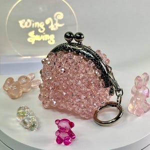 Powder Pink Crystal Coin Purse – Handmade Kiss Lock Mini Wallet – Elegant Sparkly Pouch for Jewelry or Coins – Delicate Gift Idea