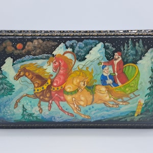 Palekh lacquer miniature box - Troika by Orlova (2013) Hand painted in Ukraine Home decor
