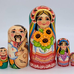7&quot; Ukrainian family nesting dolls 5 in 1 matryoshka handmade in Ukraine Wooden toy Home decor Signed by artist