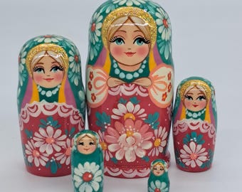 4" Nesting dolls Ukrainian matryoshka 5 in 1 Wooden toy for kids and home decor Russian doll Handmade in Ukraine set 6
