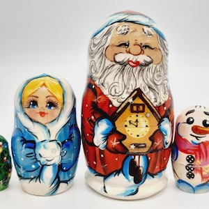 Santa Nesting Dolls: Hand Painted Christmas Matryoshka, 5-in-1 Wooden Toy