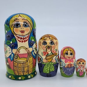 4&quot; Nesting dolls 5 in 1 Ukrainian family matryoshka handmade in Ukraine Stacking dolls Set 1