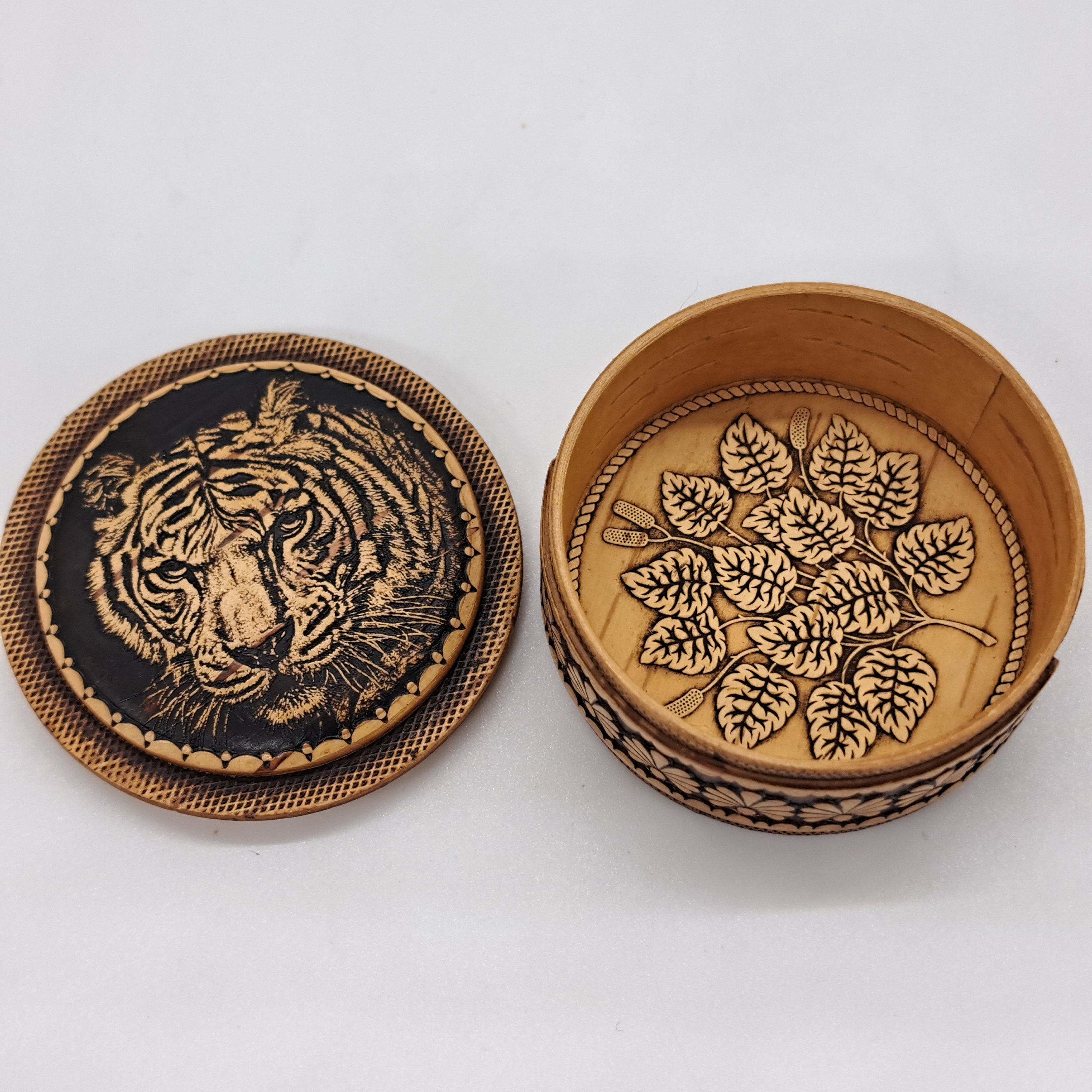 虎の木箱 小物入れ 手作り彫刻 ジュエリーボックス ギフトに最適