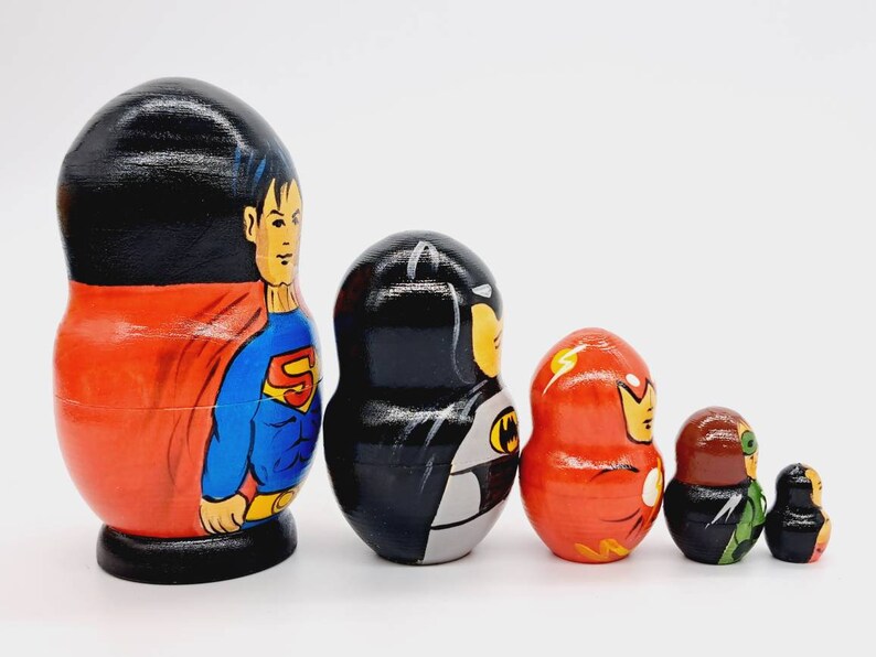 Cartoon Comic-Film Verschachtelung Puppen Matroschka 10 cm groß 5 in 1 Holzspielzeug russische Puppe Handgemacht und handbemalt in der Ukraine Bild 3
