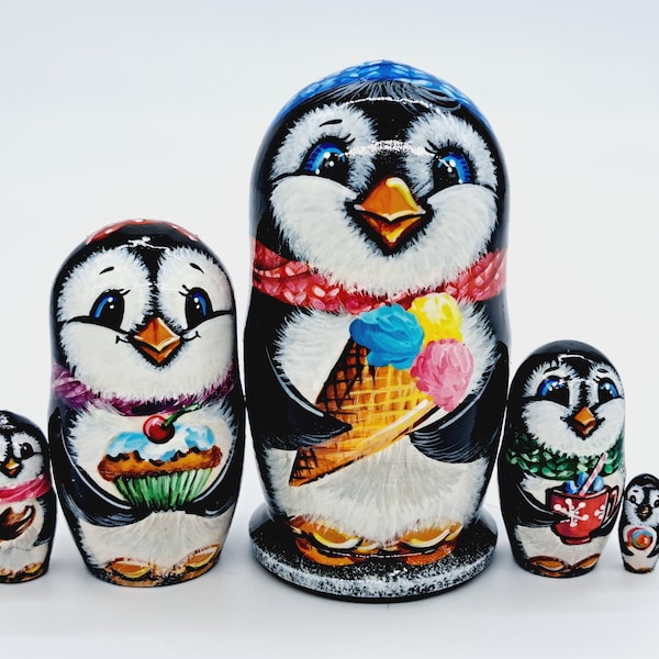 Poupées gigognes pingouin de 10 cm faites à la main et peintes en Ukraine Poupées empilables 5 en 1 Jouet en bois pour enfants, décoration d'intérieur