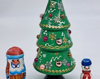 Nesting dolls Christmas tree Santa and snowman Matryoshka Wooden toy Christmas home decor 6" tall, 3 in 1