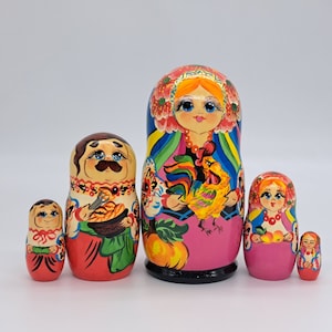 Nesting dolls Ukrainian family matryoshka Wooden toy Home decor 7&quot; tall 5 in 1 handmade in Ukraine artist Sidorenko