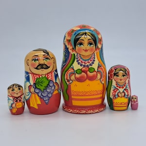 4&quot; Nesting dolls Ukrainian family matryoshka handmade 5 in 1 Wooden toy for kids and collection Russian doll Made in Ukraine