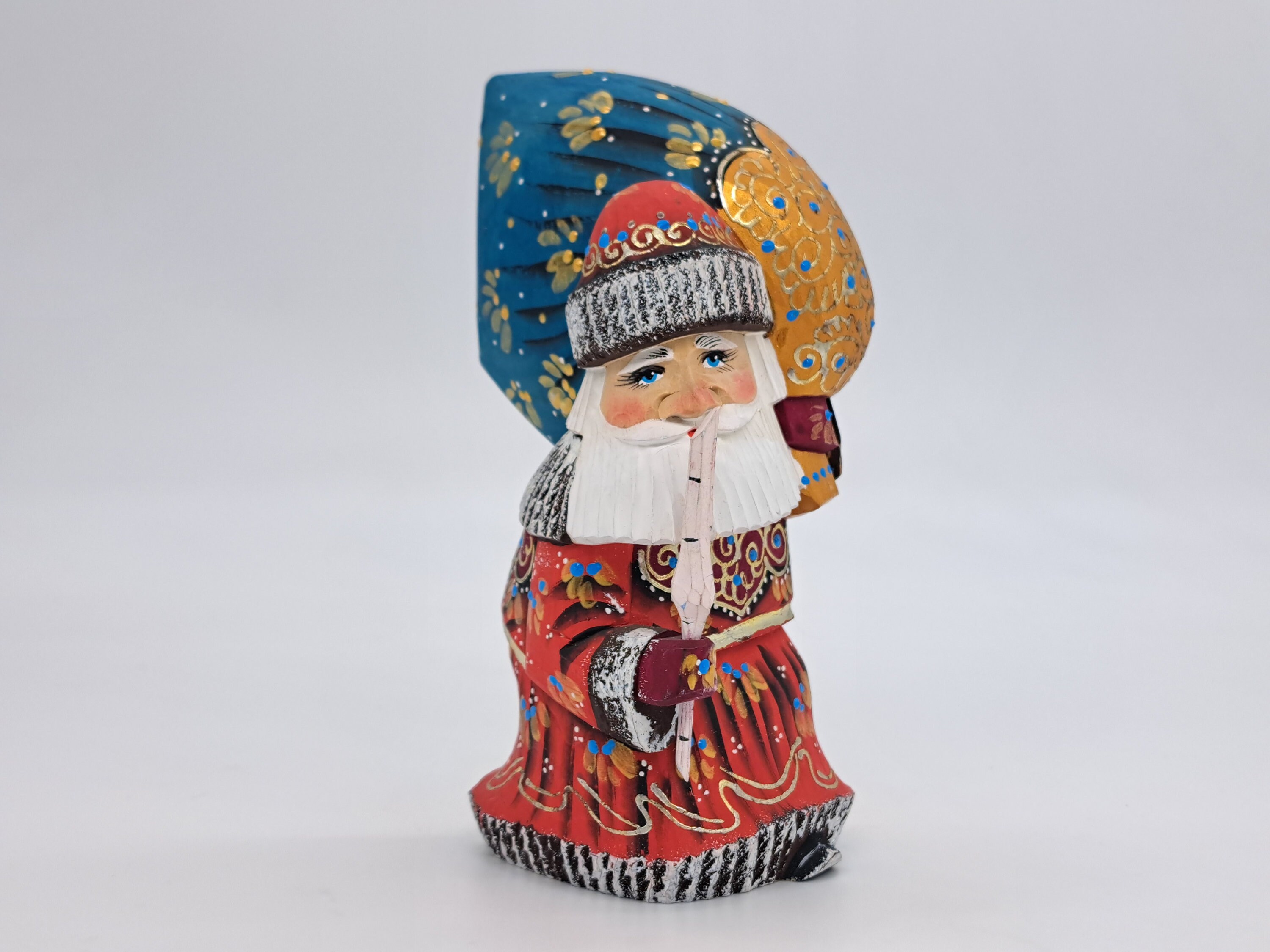 6.1インチの木製サンタクロース。手彫り、塗装済みのクリスマスの