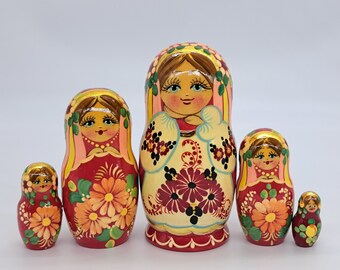 Nesting dolls Ukrainian matryoshka 5" tall, 5 in 1 Wooden toy Handmade and painted in Ukraine set 4