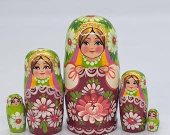 Muñecas rusas de 4 pulgadas, matrioskas ucranianas, juguete de madera 5 en 1 para niños y decoración del hogar. Hechas a mano en Ucrania.