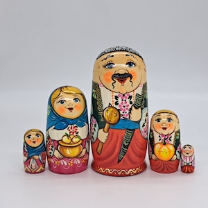 Ukrainian nesting dolls family matryoshka Wooden toy Home decor 7&quot; tall 5 in 1 handmade in Ukraine artist Sidorenko