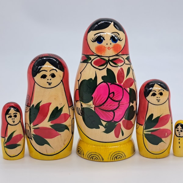 Classic Nesting dolls traditional matryoshka 4" tall 5 pieces in 1 Russian dolls Wooden toy Stacking dolls Home decor Good for kids